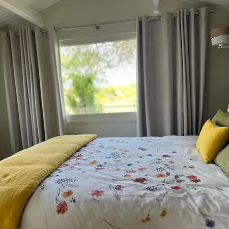 De Charme L'écrin De Vendée Jacuzzi Privatif, Piscine Chauffée, Prestations Bien être, Vélos à 10 Mn De L'océan Sur 3,5 H De Verdure Casa de Férias