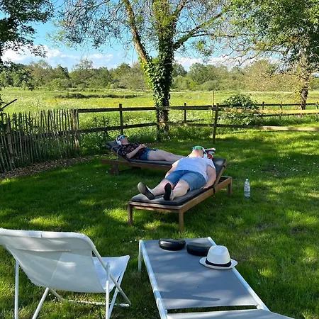 De Charme L'écrin De Vendée Jacuzzi Privatif, Piscine Chauffée, Prestations Bien être, Vélos à 10 Mn De L'océan Sur 3,5 H De Verdure Casa de Férias Sallertaine