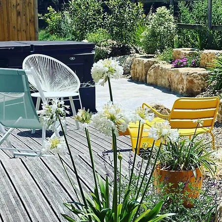 De Charme L'écrin De Vendée Jacuzzi Privatif, Piscine Chauffée, Prestations Bien être, Vélos à 10 Mn De L'océan Sur 3,5 H De Verdure Sallertaine