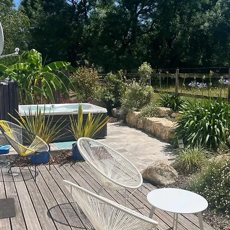 De Charme L'écrin De Vendée Jacuzzi Privatif, Piscine Chauffée, Prestations Bien être, Vélos à 10 Mn De L'océan Sur 3,5 H De Verdure * Sallertaine